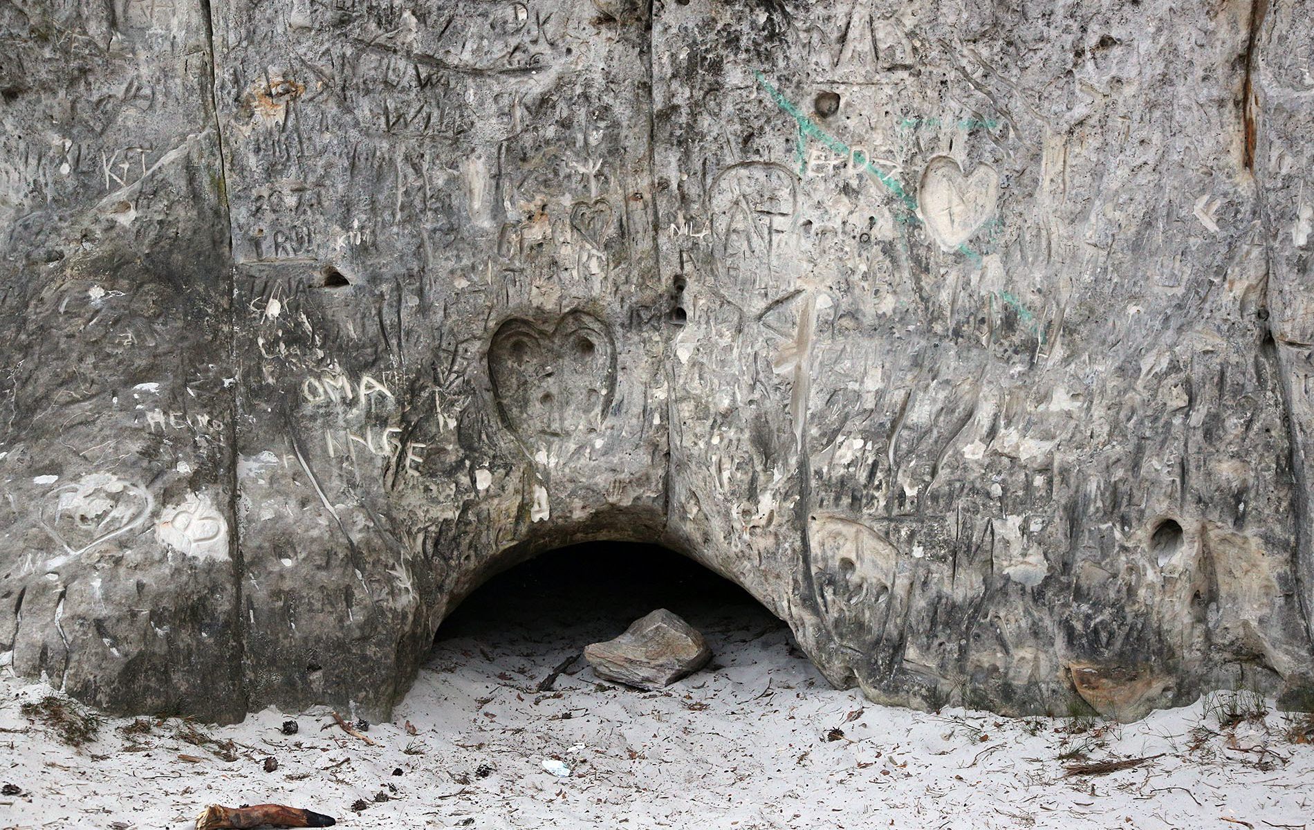 sandsteinhoehlen regenstein