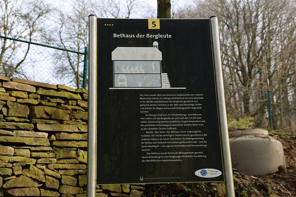 bergbauwanderweg im muttental foto