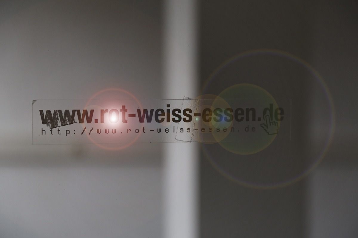 haupttribuene georg melches stadion von rot weiss essen 