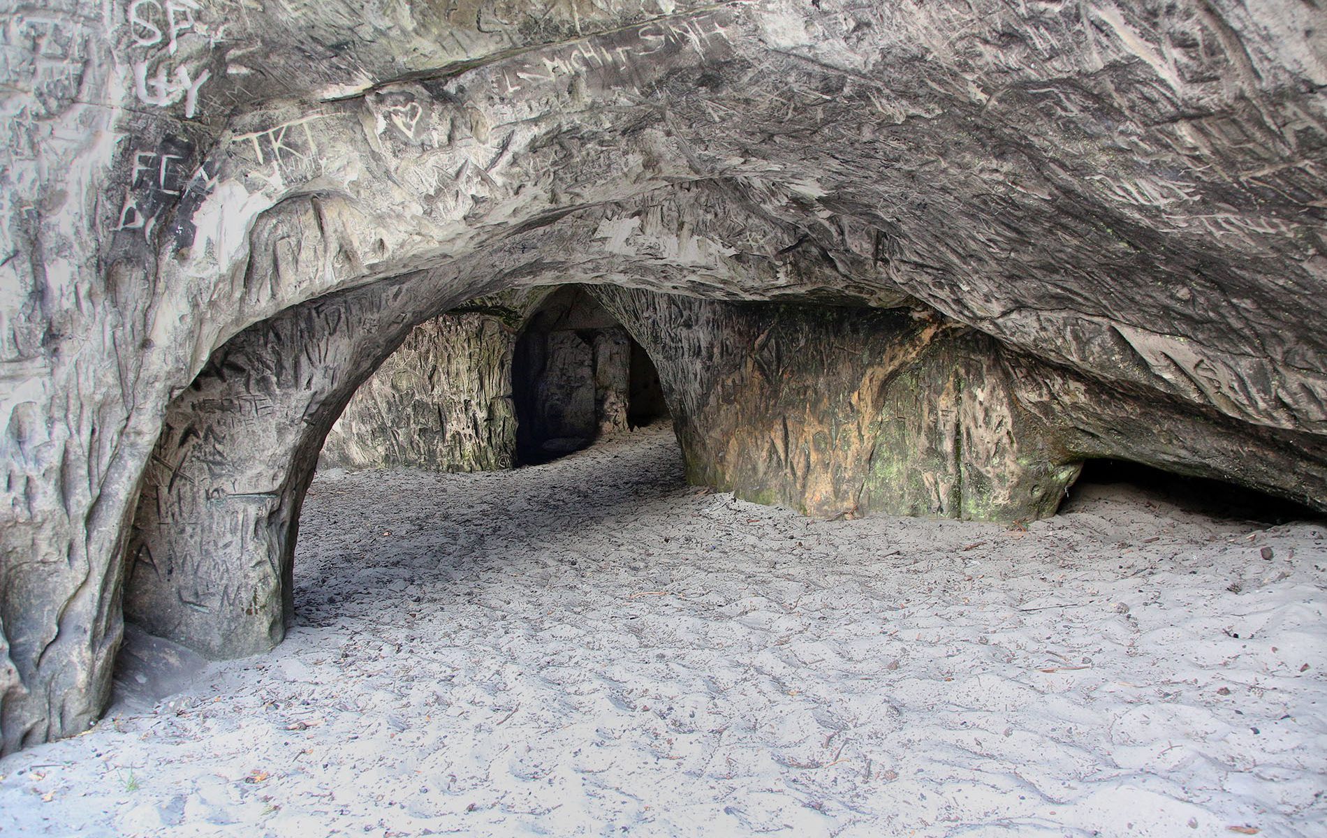 sandsteinhoehlen regenstein