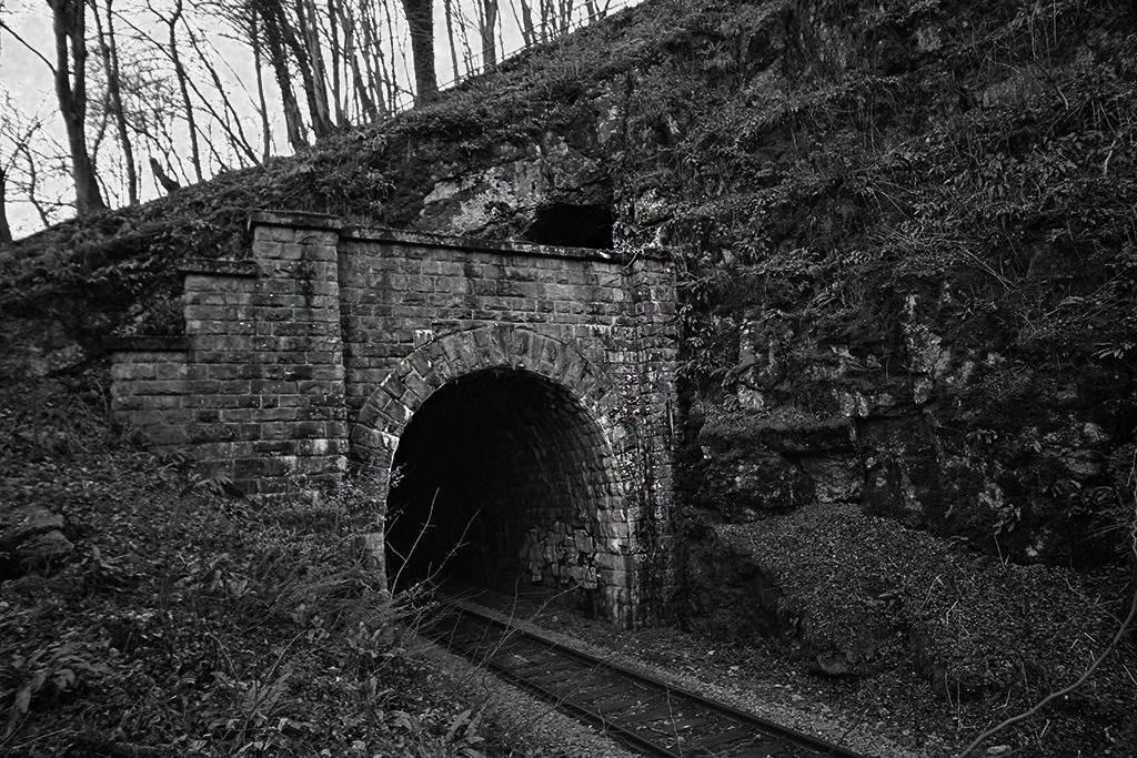tunnelhoehle